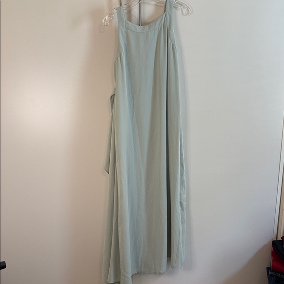 Elegant Mint / Light Green Sleeveless Dress with Front Wrap & Pockets - Picture 7 of 8